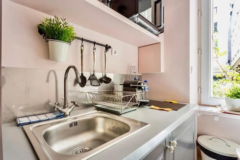 R Elghez 68 Nazareth Apartment Paris