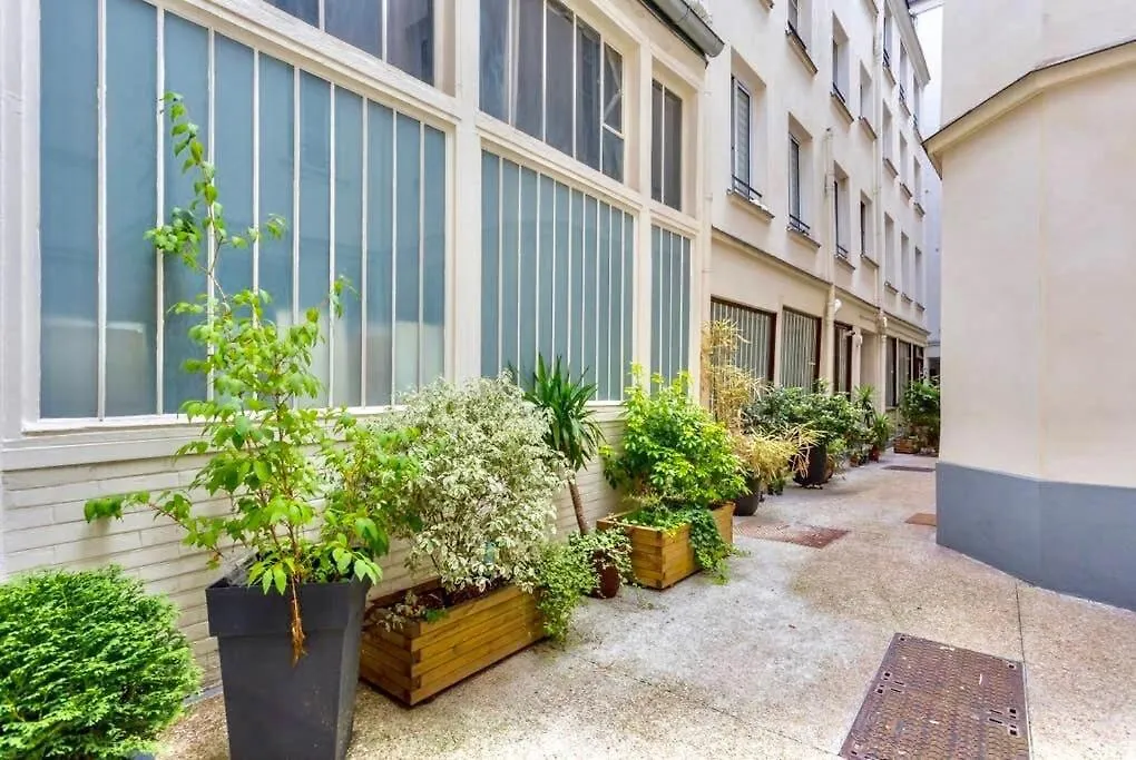 R Elghez 68 Nazareth Apartment Paris France